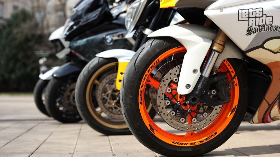 Отлагат откриването на мотосезон 2026 заради лошото време