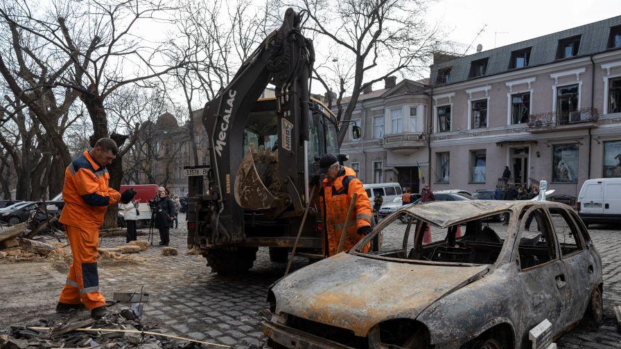 Среднощна атака в Одеса: Руски удар порази родилен дом, пострадало е и дете