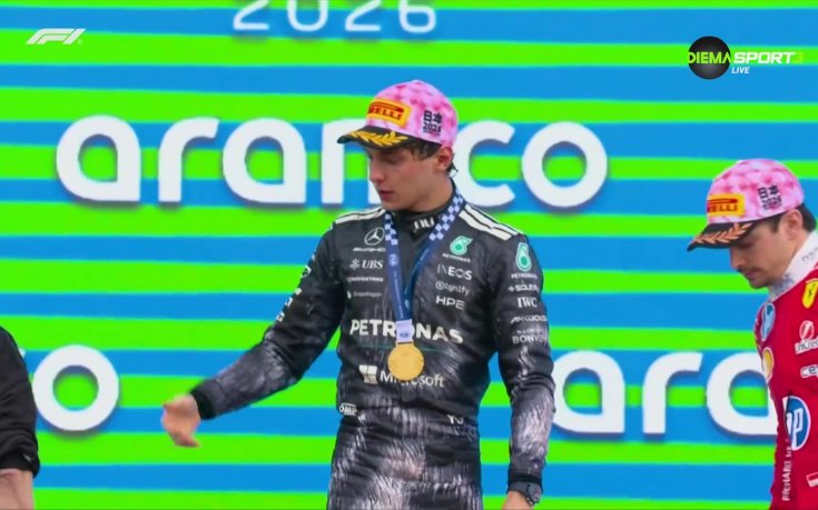 Награждаване след Гран При на Япония