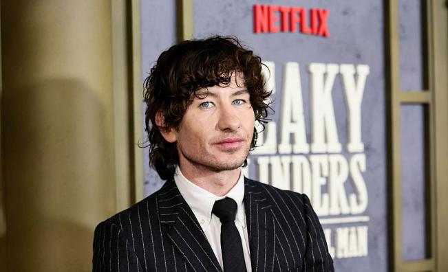 Епидемията „Бротокс“: Защо холивудските мъже изведнъж започнаха да изглеждат еднакво?