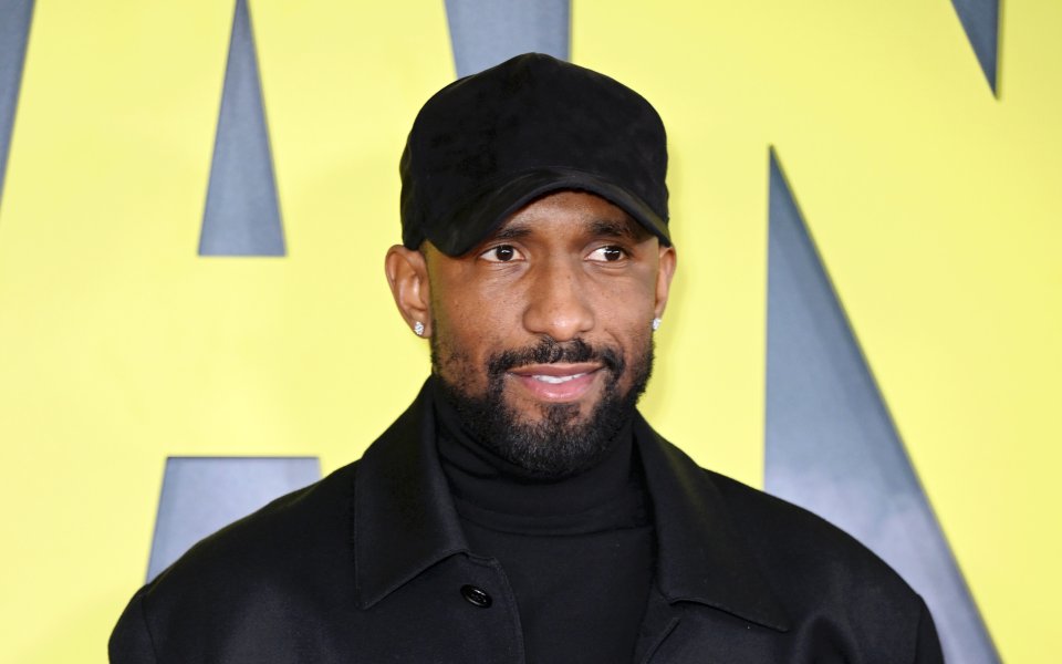 Легенда на Тотнъм пое отбор от петото ниво на английския футбол