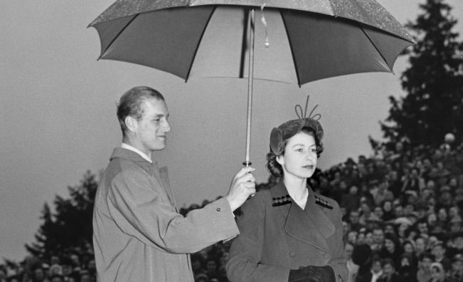 <p>Открадната бира и вбесена кралица: Последната нощ на принц Филип</p>