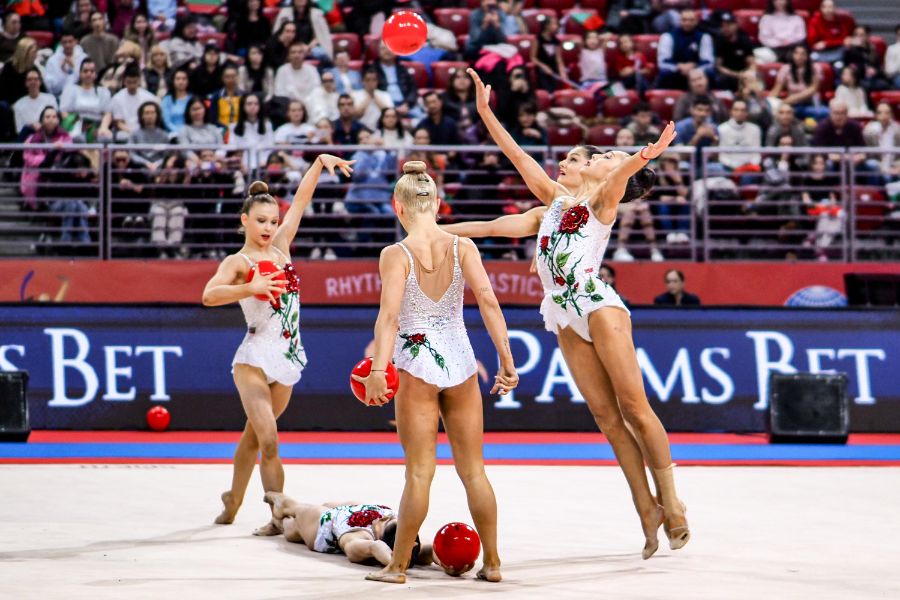 <p>Финалите на отделните уреди на Световната купа по художествена гимнастика.</p>