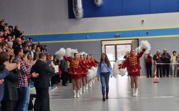 Страхотно посрещане за Лора Христова в Троян