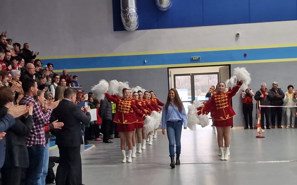 Страхотно посрещане за Лора Христова в Троян