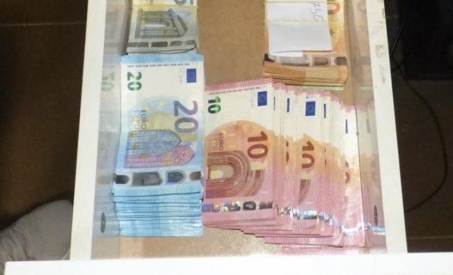 Над 60 000 евро и оръжия, схема за купуване на гласове в Плевенско