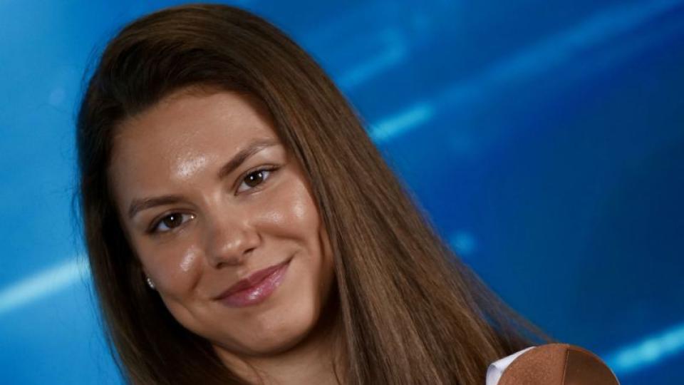 Каква е Лора Христова извън биатлона