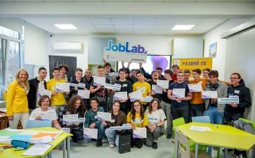 Над 30 ученици от професионална гимназия „Джон Атанасов“ се включиха в програмата Vivacom Job Lab за умения за бъдещето