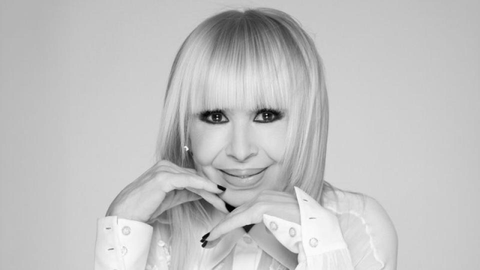 Лили Иванова с официална премиера на "Счупено сърце"