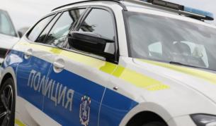 Бус удари полицейски коли в Горна Оряховица
