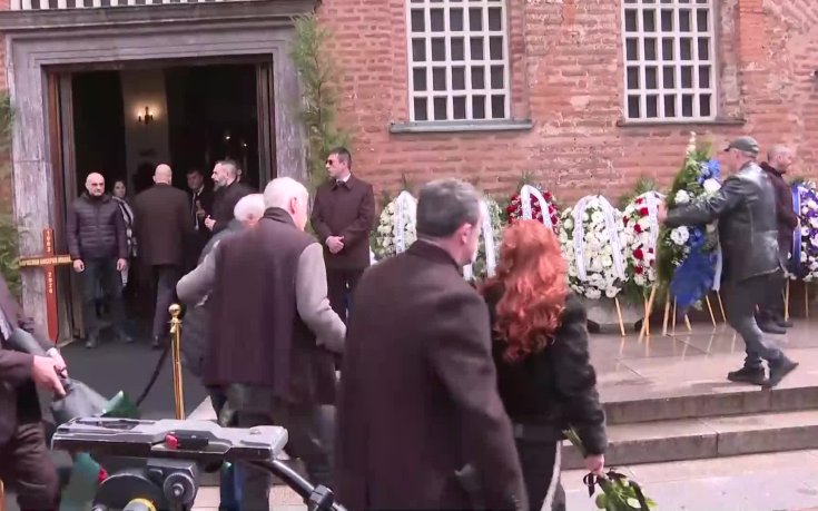 Четвъртите в света пристигнаха на поклонението на Борислав Михайлов (ВИДЕО)