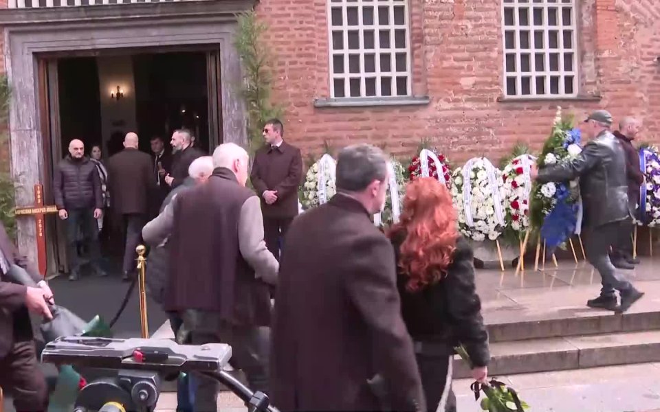 Четвъртите в света пристигнаха на поклонението на Борислав Михайлов (ВИДЕО)