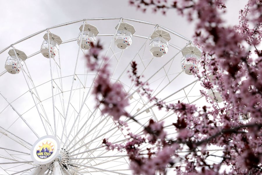 <p>В Княжеската градина в София беше открито 40-метрово виенско колело &ndash; най-високото в България и част от най-новото събитие в столицата Sun Fest Sofia.</p>