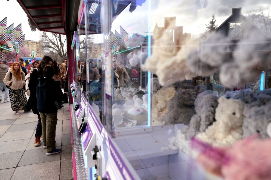 <p>В Княжеската градина в София беше открито 40-метрово виенско колело &ndash; най-високото в България и част от най-новото събитие в столицата Sun Fest Sofia.</p>