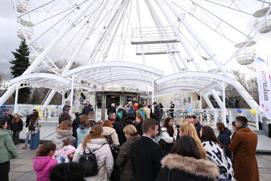 <p>В Княжеската градина в София беше открито 40-метрово виенско колело &ndash; най-високото в България и част от най-новото събитие в столицата Sun Fest Sofia.</p>