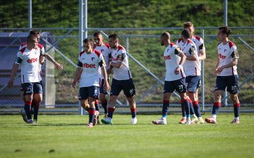 Марек постигна важен успех в битката за оцеляване, дублиращите отбори на ЦСКА и Лудогорец записаха победи