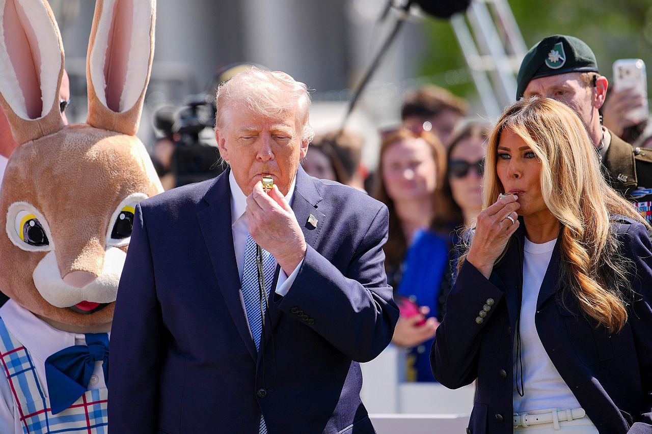 <p>Доналд и Мелания Тръмп бяха домакини на ежегодното великденско търкаляне на яйца в Белия дом. Първата дама на САЩ заяви, че нейното послание към децата на Иран е, че войната между САЩ и Израел е в тяхна полза.</p>