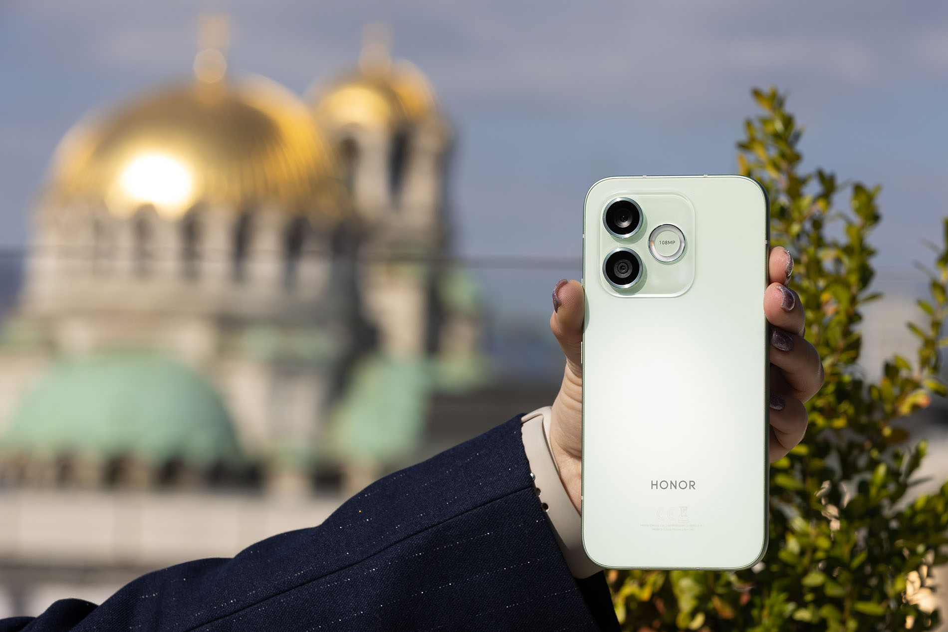 Honor 600 Lite добавя флагмански функции в средния клас смартфони