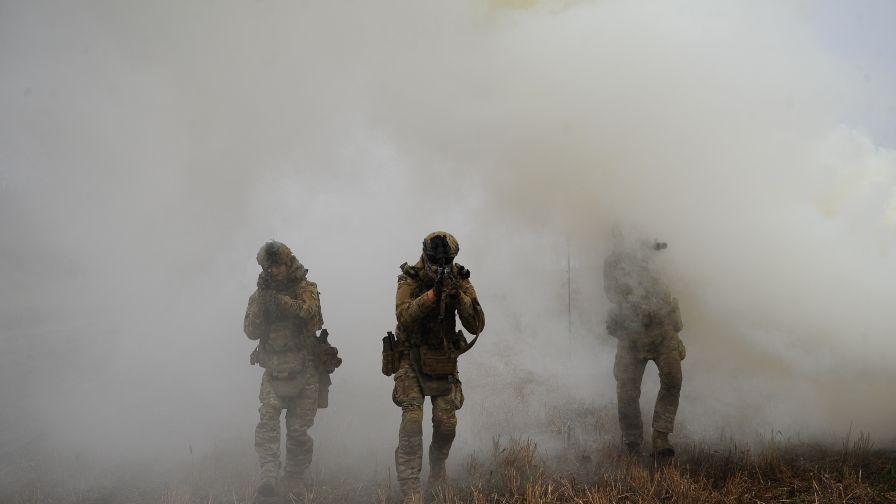 Двама души загинаха при руски удари в Харковска и Запорожка област