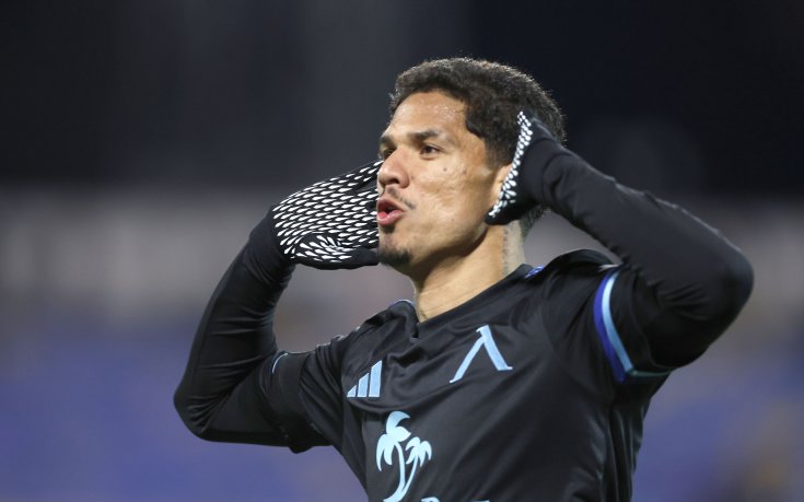 Левски се възползва от грешката на Лудогорец и отново дръпна с девет точки