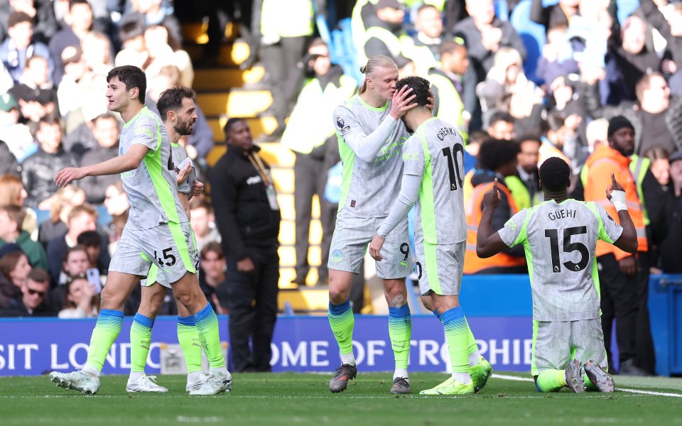 Манчестър Сити разглоби Челси и притисна Арсенал до стената