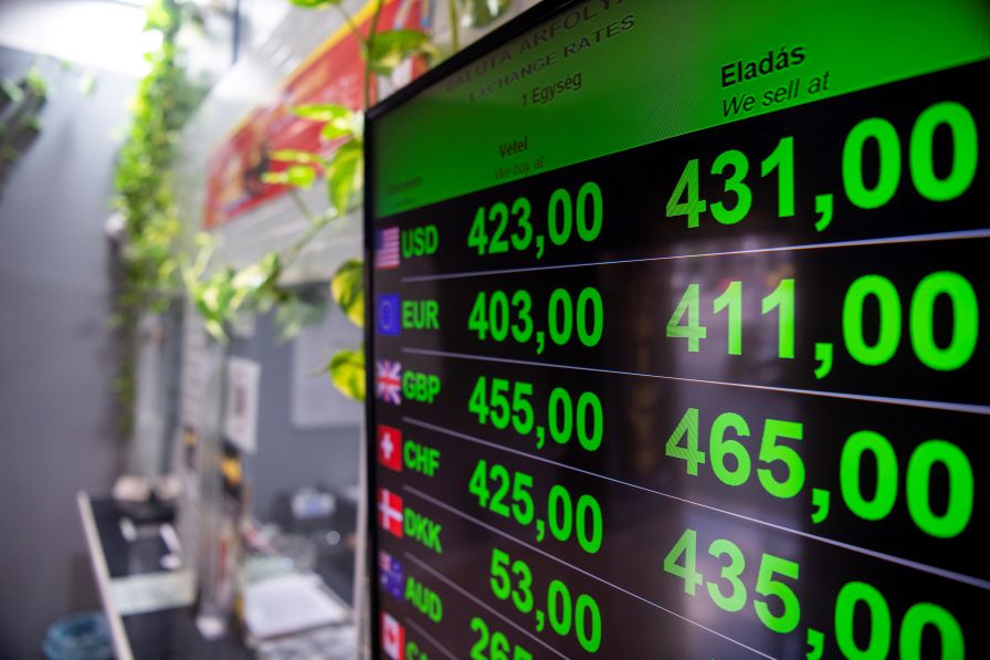 Форинтът скочи до 4-годишен връх след изборната победа на ТИСА в Унгария