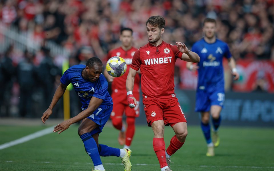 Заслужено ли е равенството между ЦСКА и Левски? Коментирай - ТУК