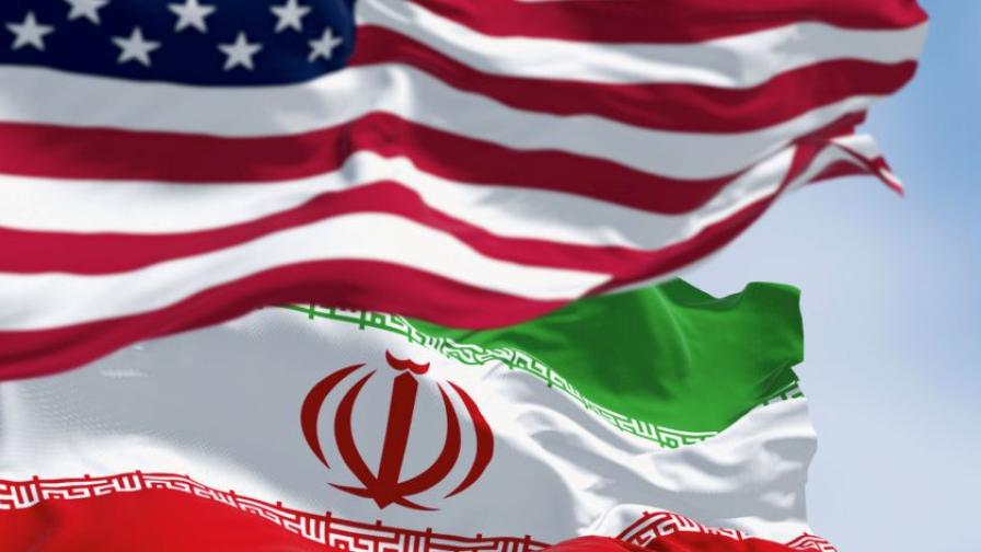 Намери ли начин Тръмп да срине Иран без бомби