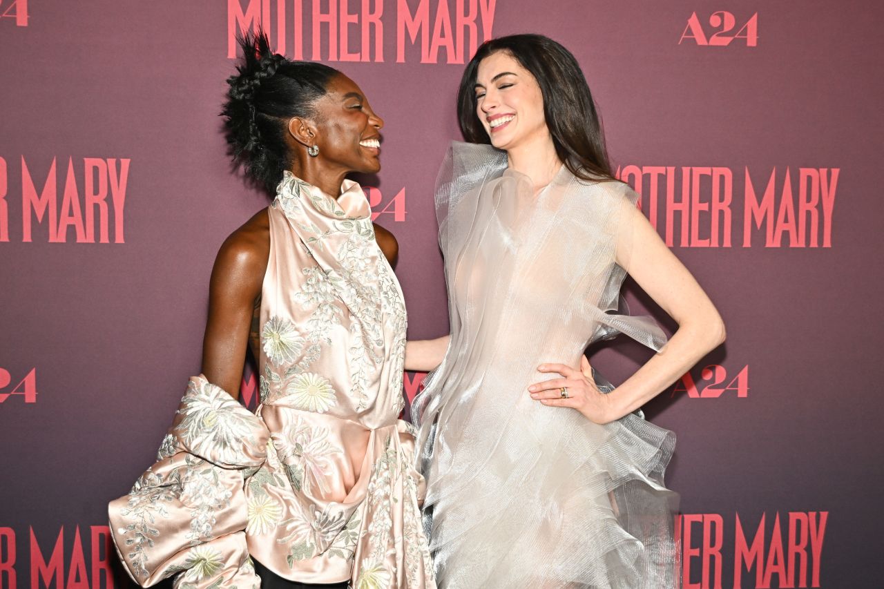 <p>Ан Хатауей, Микаела Коел и екипът на &bdquo;Mother Mary&ldquo; се присъединиха към официалните гости за специалната прожекция на филма в кино &bdquo;Метрограф&ldquo; в Ню Йорк.</p>