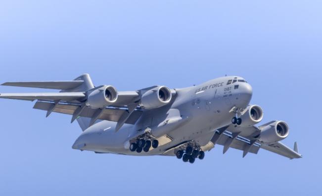 Огромни военни самолети от САЩ кацнаха във Варна