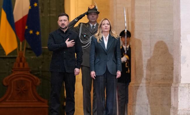 Зеленски пристигна в Рим и поиска ракети за отбрана