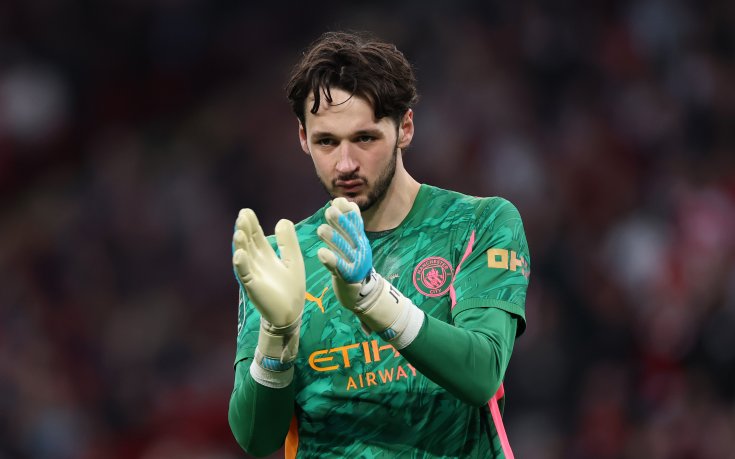 Астън Вила иска вратар на Манчестър Сити за заместник на Еми Мартинес