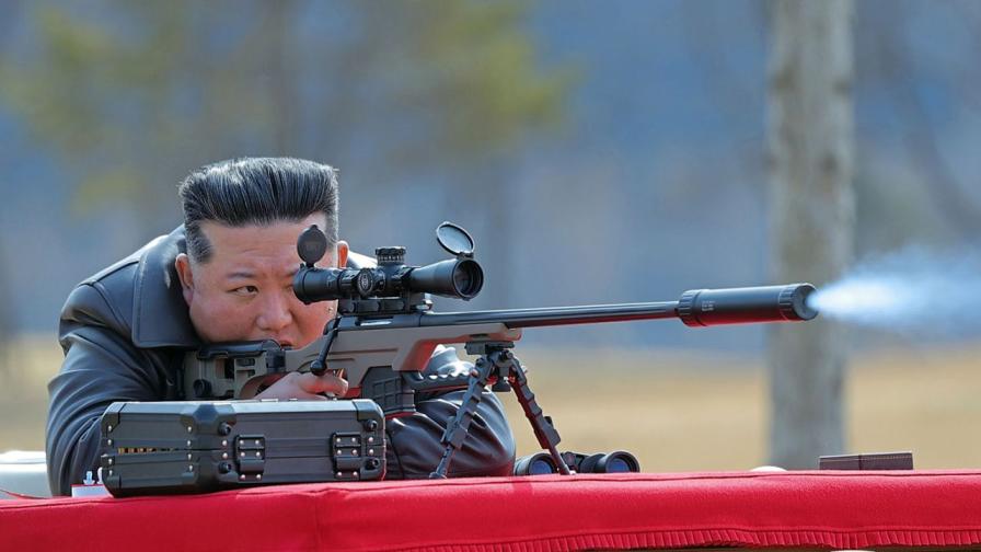 Ким Чен-ун отбеляза "Деня на слънцето" с артилерийски стрелби