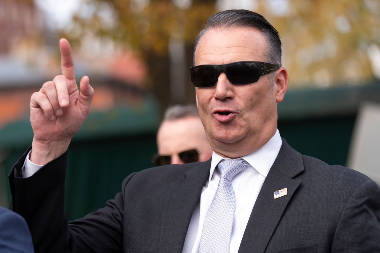 Директорът на ICE Тод Лайънс подава оставка в края на май