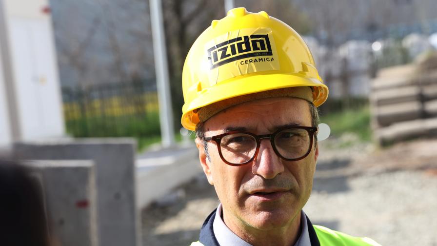 <p>Министър Трайков обяви има ли опасност от недостиг на керосин и дизел в България</p>