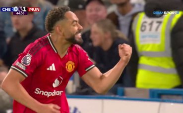 Матеуш Куня даде преднина на Манчестър Юнайтед срещу Челси (видео)