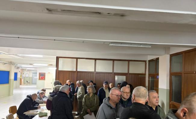 Вотът зад граница: Опашки пред секциите в Истанбул