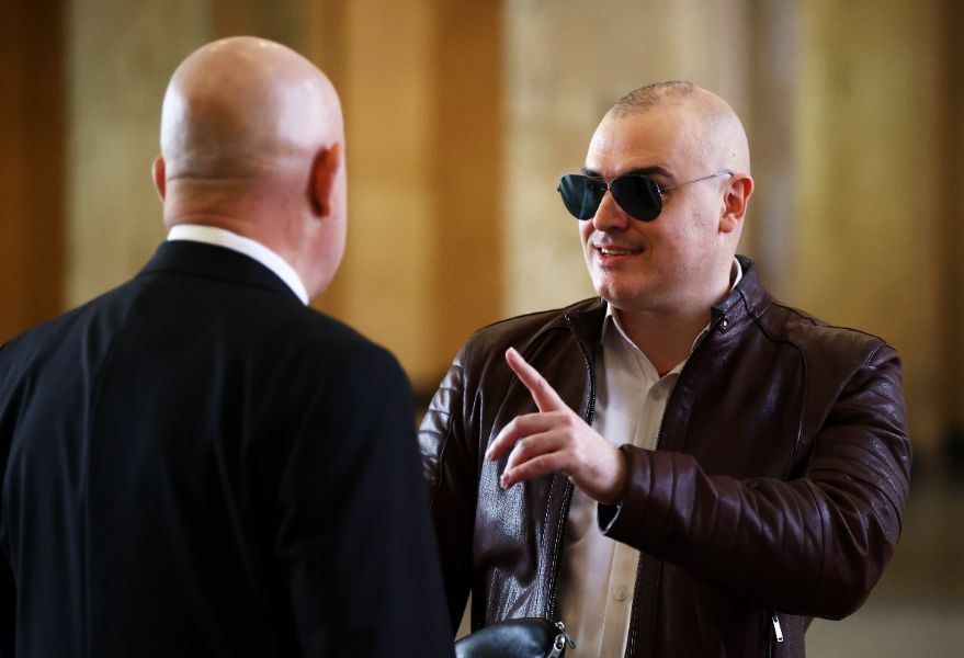 <p>Делото за плагиатство срещу Петър Илиев продължава в Софийски градски съд, като днес беше разпитана потърпевшата доц. Наталия Киселова. Според нея има съвпадение от над 70 страници между нейната дисертация, защитена през 2007 г., и публикуваната през 2015 г. книга на Илиев.</p>