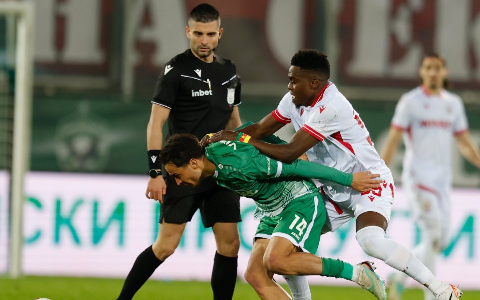 Смениха съдиите на мача ЦСКА - Лудогорец