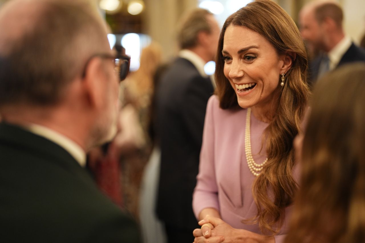 <p>Кралското семейство и специални гости се събраха в Бъкингамския дворец, за да почетат наследството и 100-годишнината от рождението на покойната кралица Елизабет II.</p>