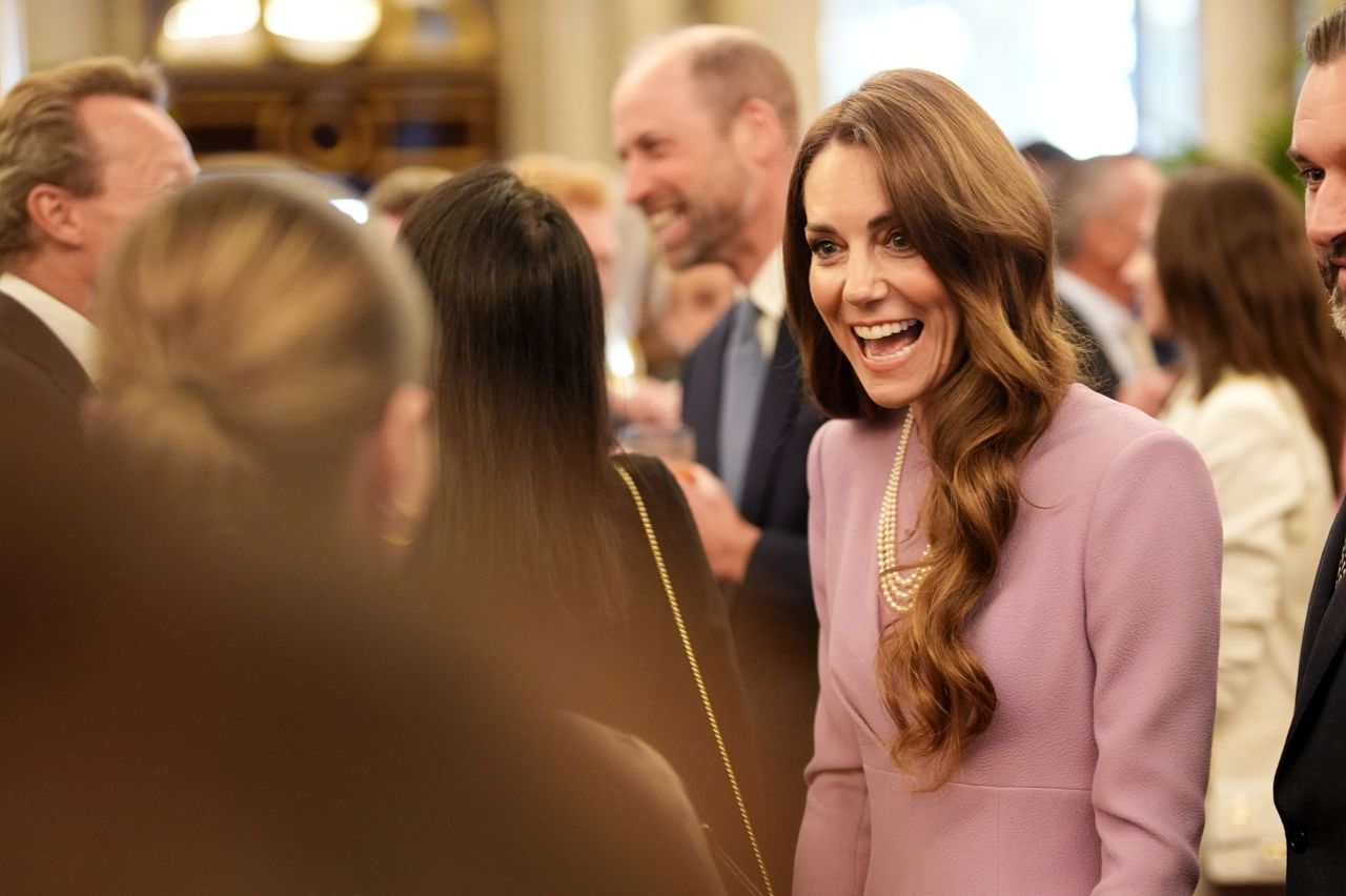 <p>Кралското семейство и специални гости се събраха в Бъкингамския дворец, за да почетат наследството и 100-годишнината от рождението на покойната кралица Елизабет II.</p>