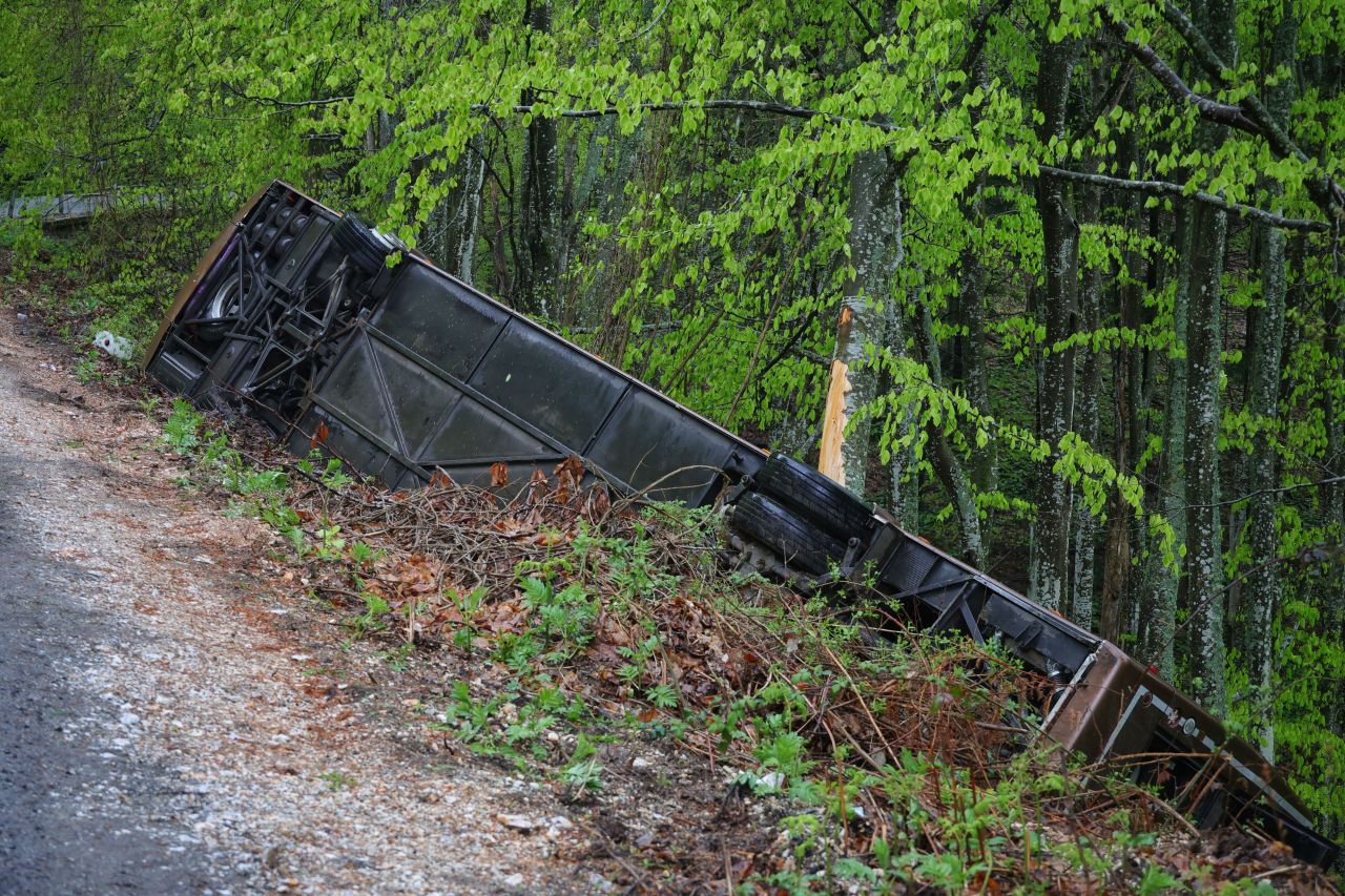 <p>Тежко пътнотранспортно произшествие с автобус, превозващ украински граждани, отне два живота и остави десетки ранени на пътя между Малко Търново и границата.</p>