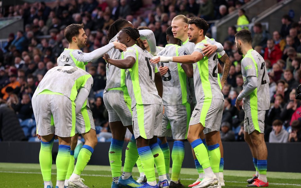 Манчестър Сити е начело във Висшата лига след труден успех над Бърнли