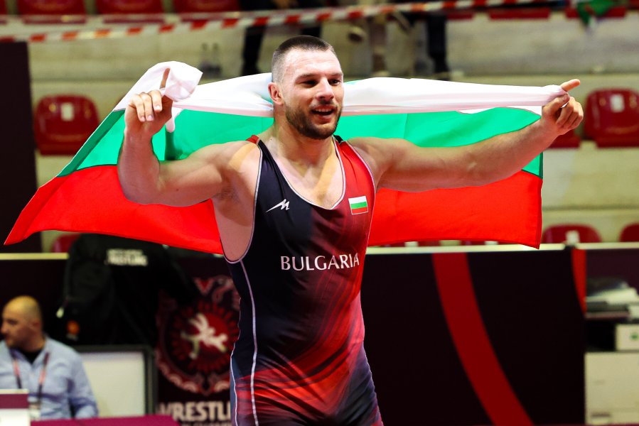 Кирил Милов е европейски шампион в борбата за втора поредна1
