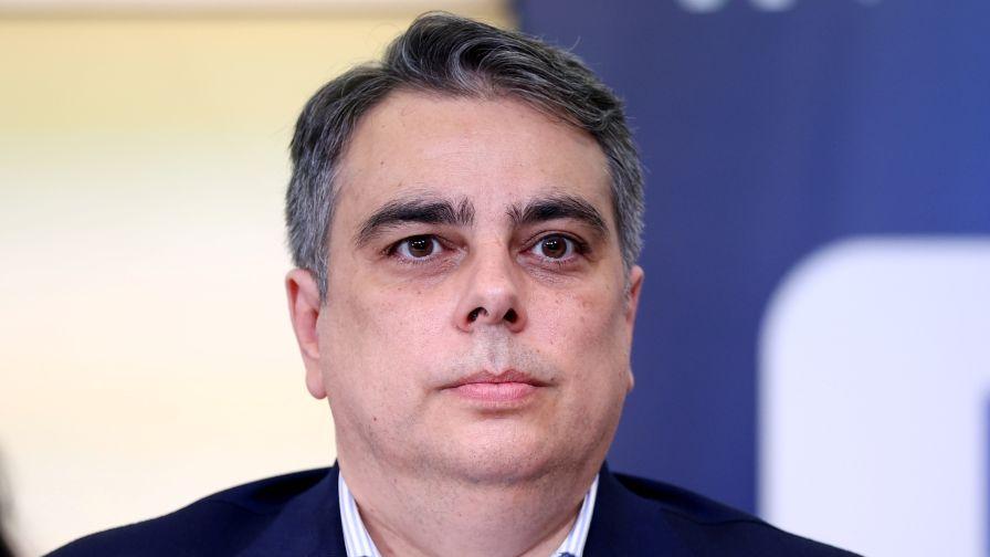 <p>Асен Василев: Когато някой започне да си върши работата, му спретват дело с фалшиви свидетели</p>