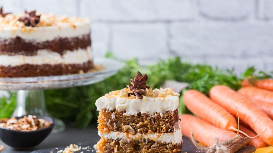 Кулинарно вълшебство: Най-сочната морковена торта с копринен крем