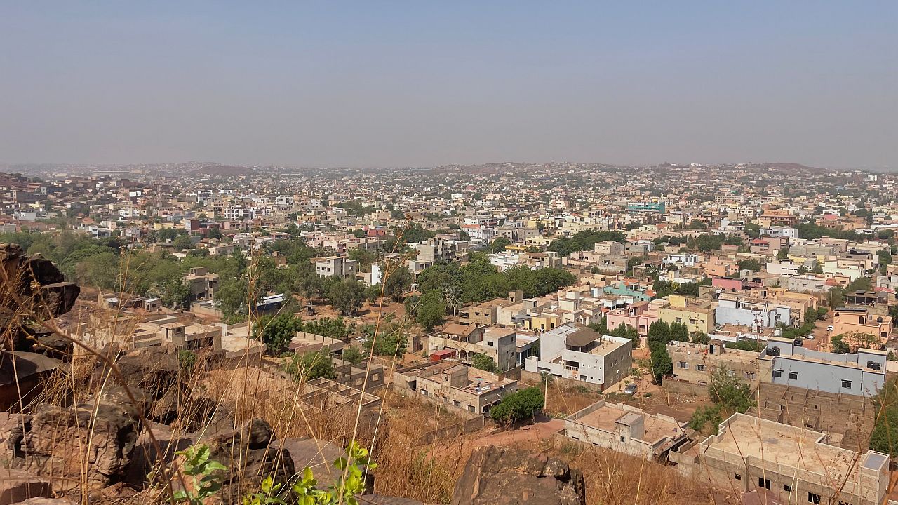 Мали под обстрел: Координирани атаки разтърсват столицата Бамако