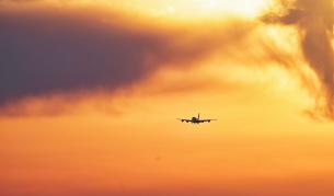 <p>След два месеца хаос небето над Техеран се отваря</p>