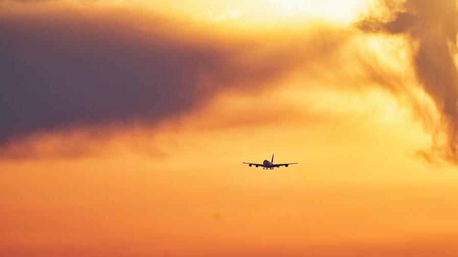 <p>След два месеца хаос небето над Техеран се отваря</p>