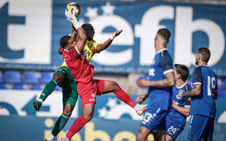 Вратар остави Монтана в битката за оцеляване